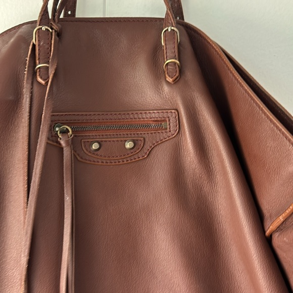 Authentic Balenciaga XL leather tote - Picture 2 of 10